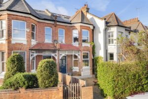 Barrington Road, N8