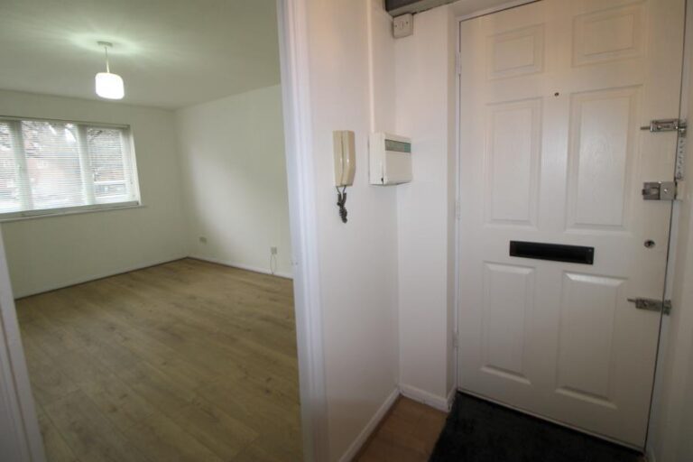 Dunnock Close, Edmonton, N9 (2577322) Photo 7