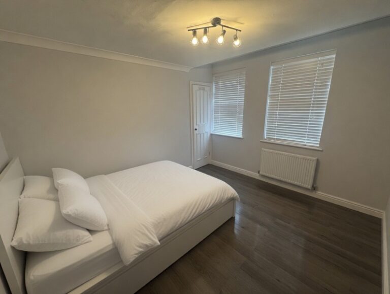 Bells Hill, Barnet EN5 (2731077) Photo 2