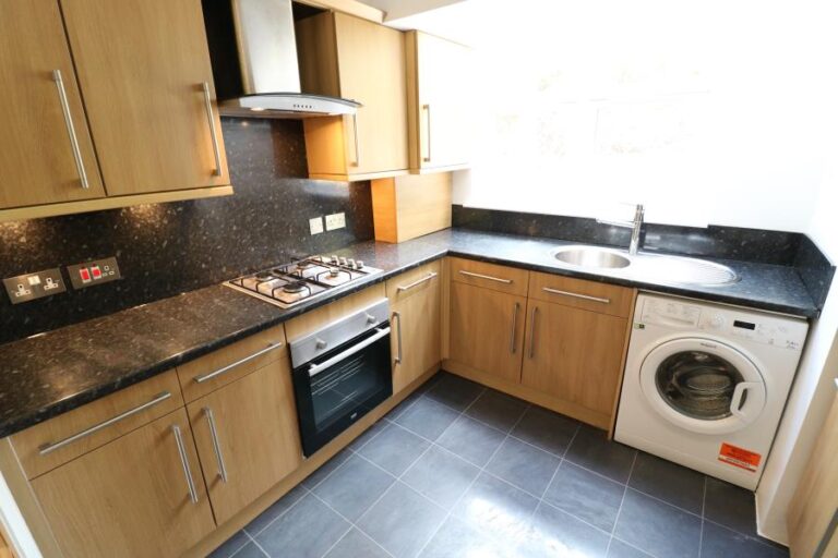 Totteridge Road, Enfield, EN3 (2447607) Photo 6