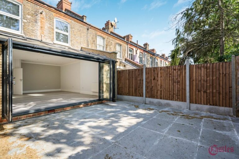 Russell Avenue, Wood Green, N22 (2731174) Photo 6