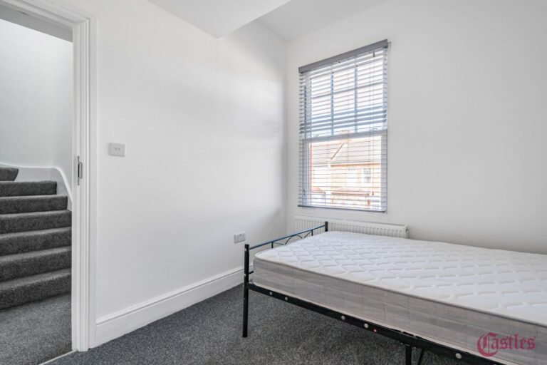 Russell Avenue, Wood Green, N22 (2731174) Photo 17
