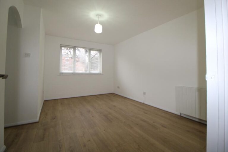 Dunnock Close, Edmonton, N9 (2577322) Photo 5