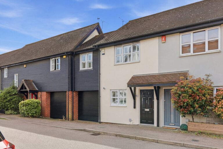 Deer Park Way, Waltham Abbey