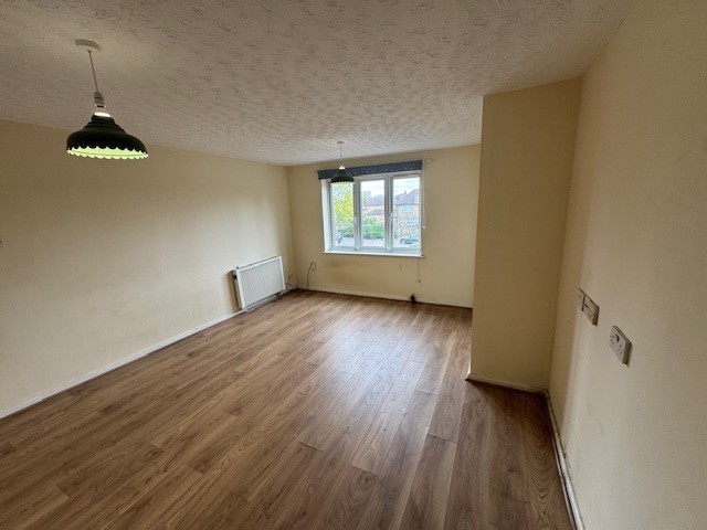 Swaythling Close, Edmonton, N18 (2730320) Photo 4