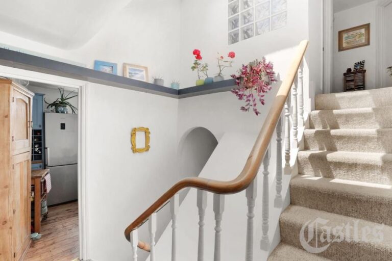 Hornsey Rise Gardens N19 (2273859) Photo 5