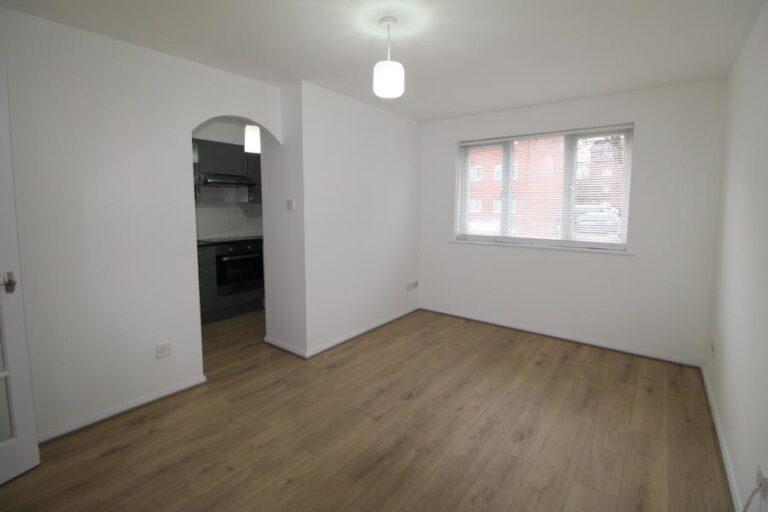 Dunnock Close, Edmonton, N9 (2577322) Photo 4