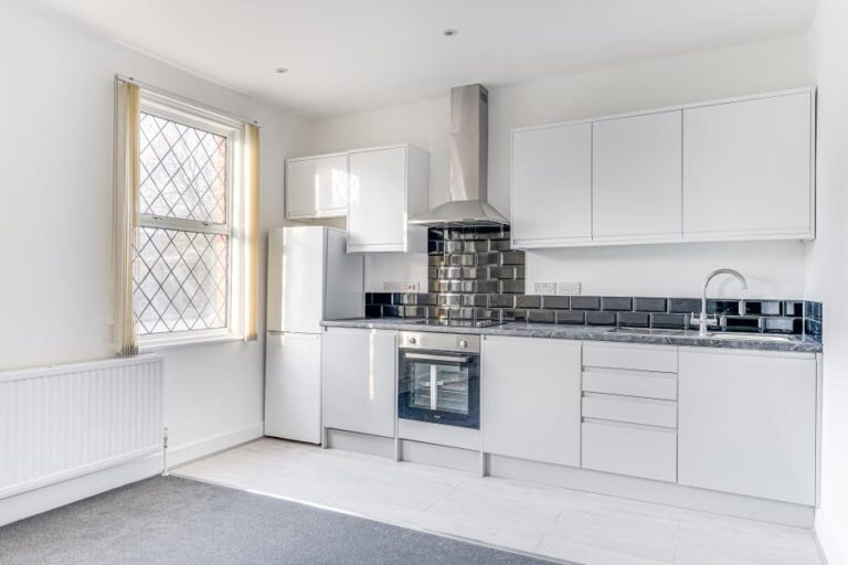 Hertford Road, Enfield, EN3 (2630081) Photo 7