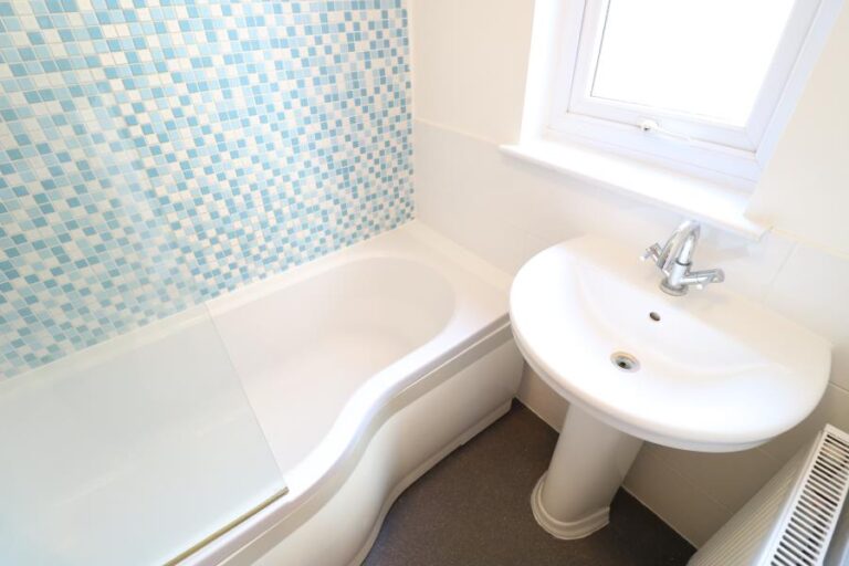 Totteridge Road, Enfield, EN3 (2447607) Photo 4