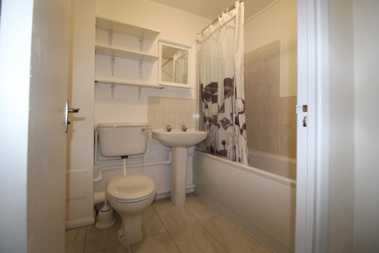 Dunnock Close, Edmonton, N9 (2577322) Photo 3