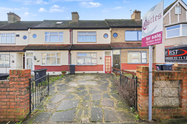 Roedean Avenue, Enfield