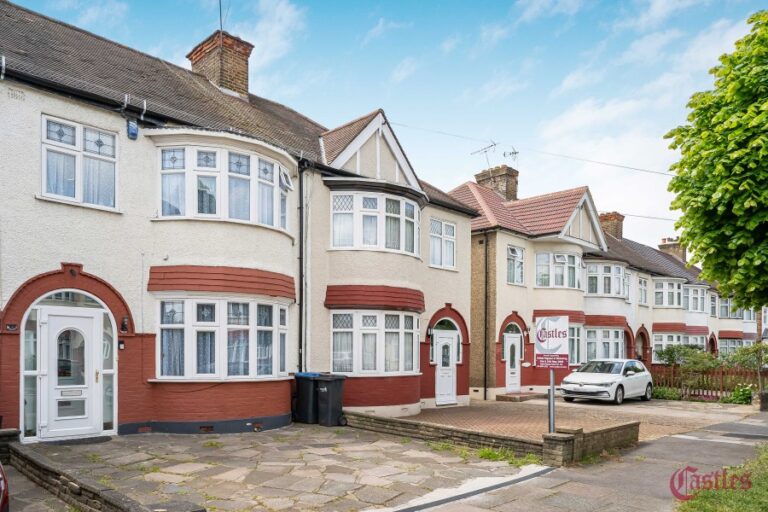 Trinity Avenue, Bush Hill Park, Enfield EN1