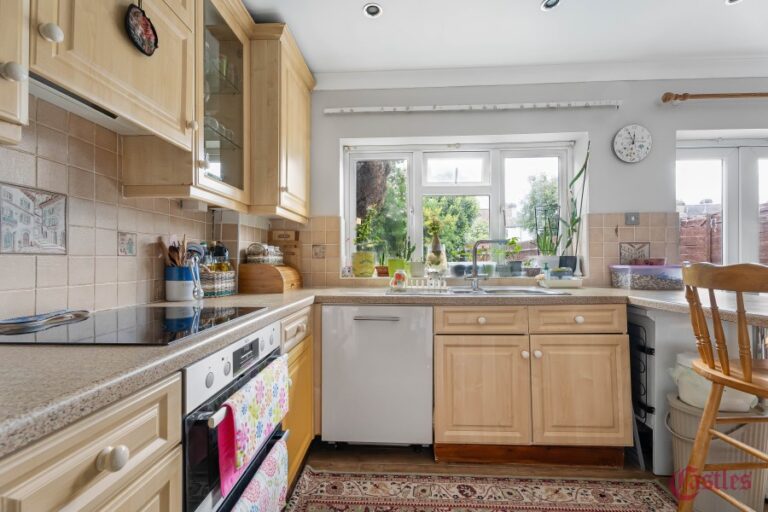 Trinity Avenue, Bush Hill Park, Enfield EN1 (2731765) Photo 11