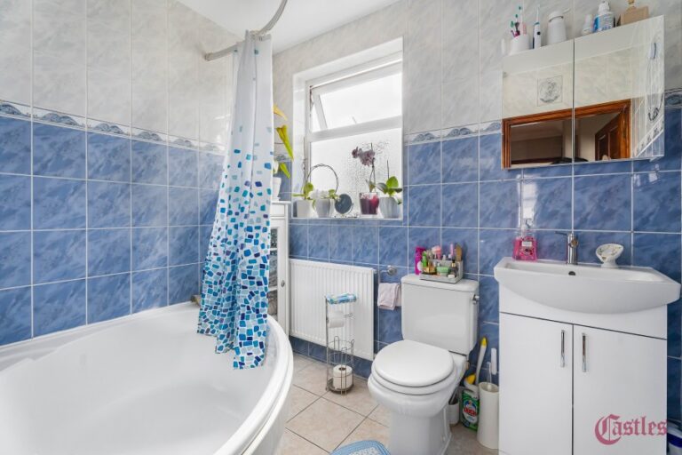 Trinity Avenue, Bush Hill Park, Enfield EN1 (2731765) Photo 12