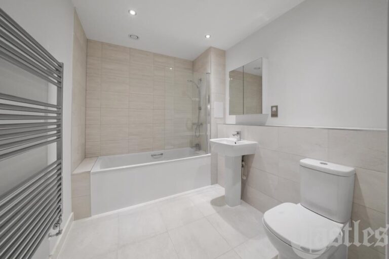 Altitude Point, Hornsey, N8 (2548552) Photo 5