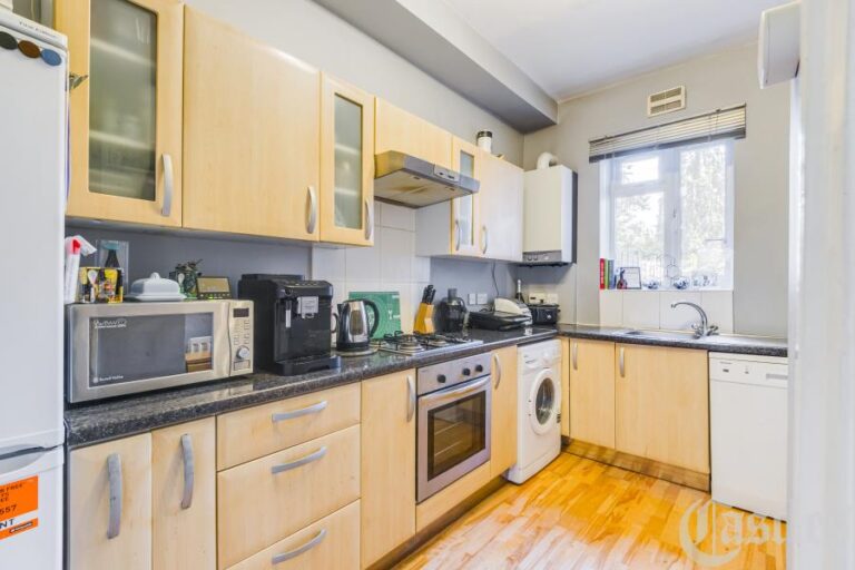 Park Road, Crouch End, N8 (2449314) Photo 2