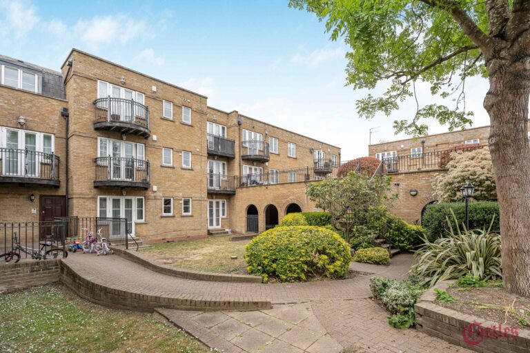 Fontaine Court, High Street N14