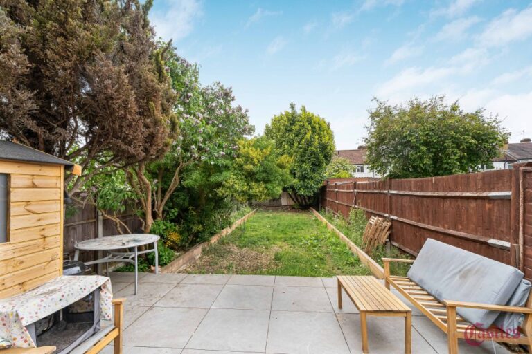 Trinity Avenue, Bush Hill Park, Enfield EN1 (2731765) Photo 19