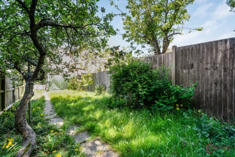 Tottenhall Road, Palmers Green, N13 (2731253) Photo 15