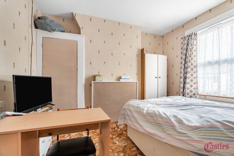 Medcalf Road, Enfield EN3 6HL (2731764) Photo 13