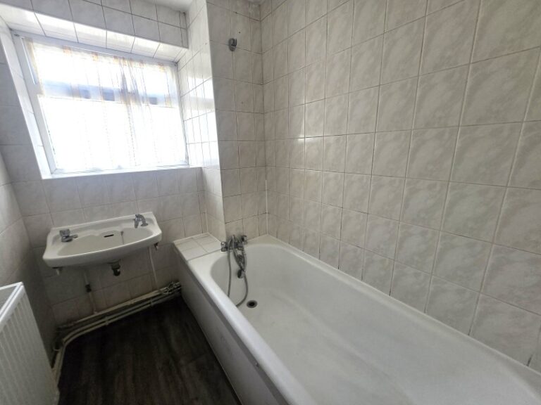 Hertford Road, Enfield EN3 5JN (2732210) Photo 5