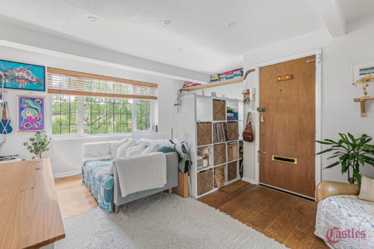 London Road, Enfield, EN2 (2731472) Photo 4