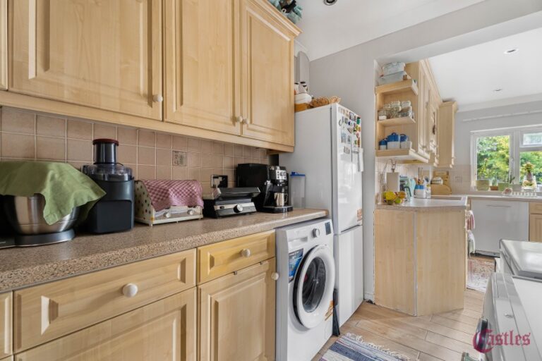 Trinity Avenue, Bush Hill Park, Enfield EN1 (2731765) Photo 10