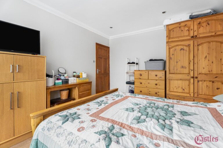 Trinity Avenue, Bush Hill Park, Enfield EN1 (2731765) Photo 15