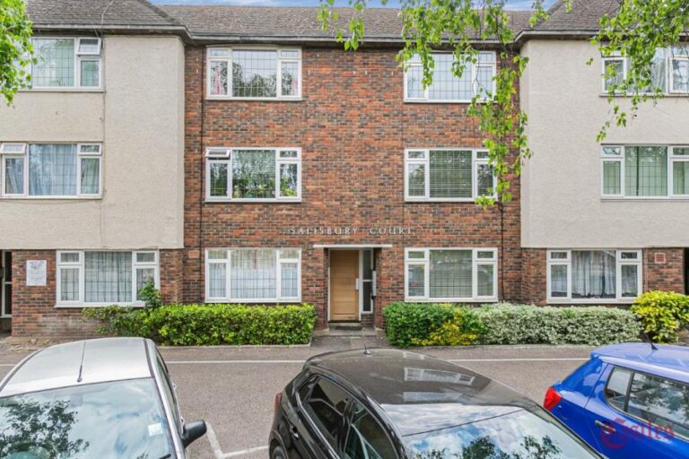 London Road, Enfield, EN2 (2731472) Photo 3
