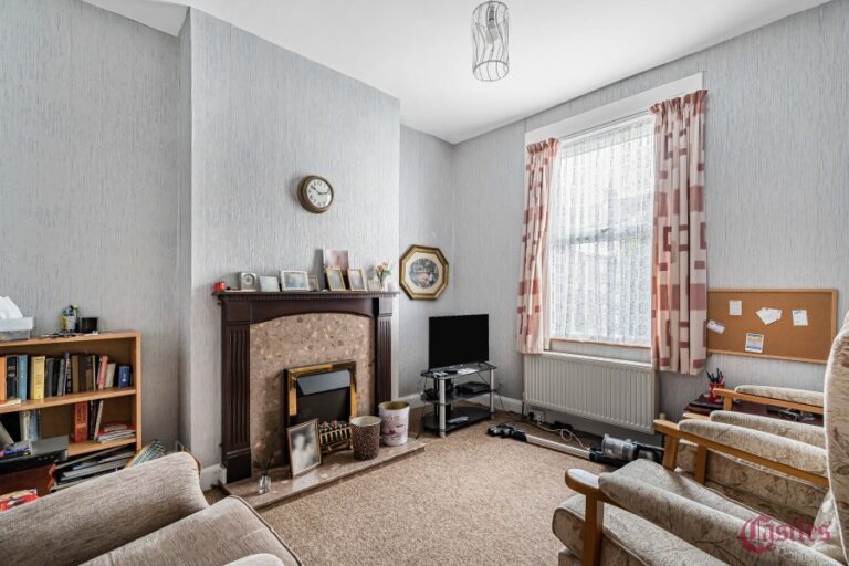 Medcalf Road, Enfield EN3 6HL (2731764) Photo 5