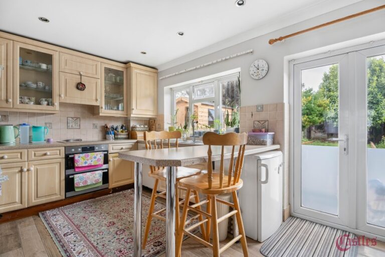 Trinity Avenue, Bush Hill Park, Enfield EN1 (2731765) Photo 9