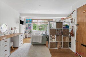 London Road, Enfield, EN2