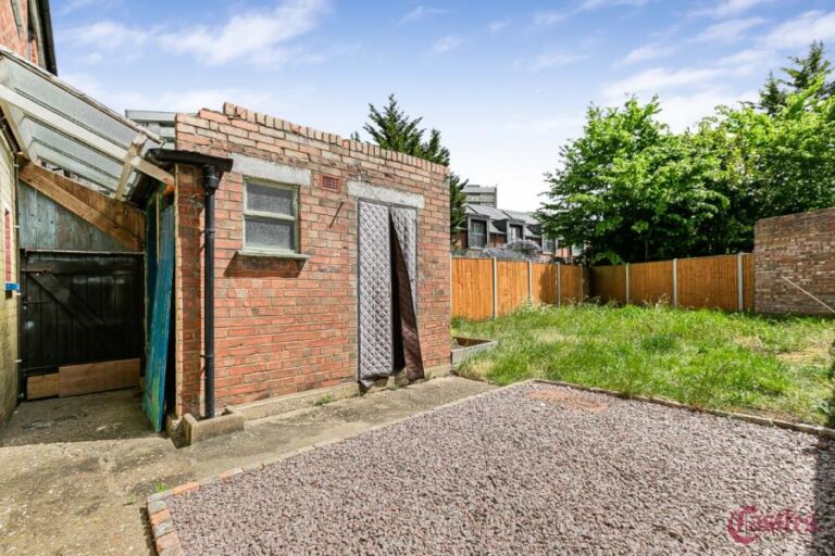 Cedar Road, Enfield, EN2 (2731613) Photo 12