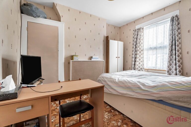 Medcalf Road, Enfield EN3 6HL (2731764) Photo 14