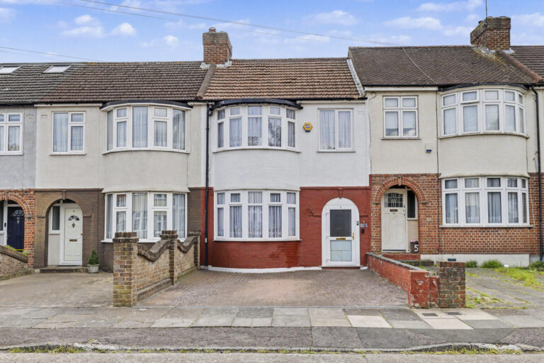 Westmoor Gardens, Enfield