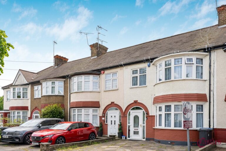 Trinity Avenue, Bush Hill Park, Enfield EN1 (2731765) Photo 22