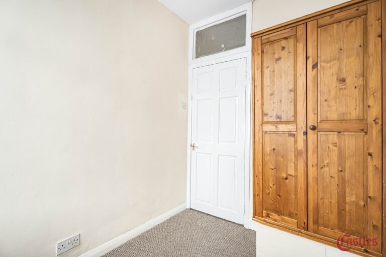 Kingsway, Enfield, EN3 (2711158) Photo 11