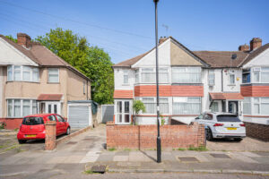 Curzon Avenue, Enfield