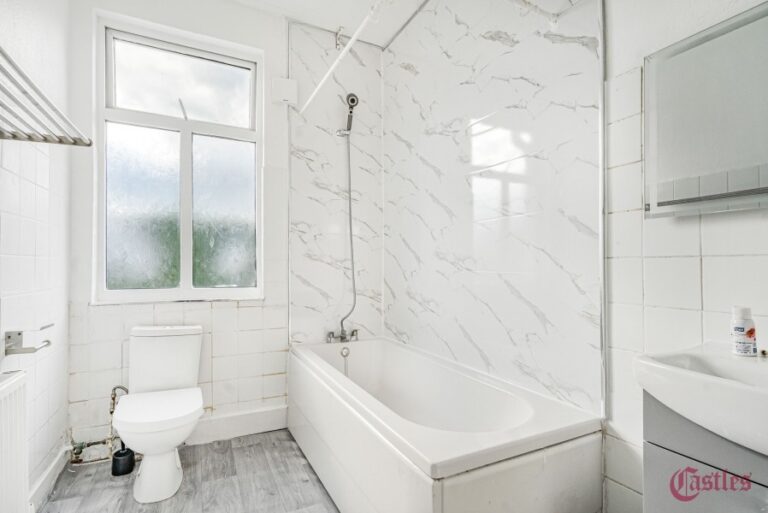 Kingsway, Enfield, EN3