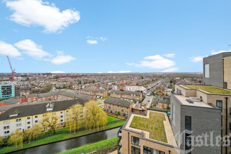 Altitude Point, Hornsey, N8 (2548552) Photo 13