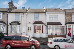 Tottenhall Road, Palmers Green, N13