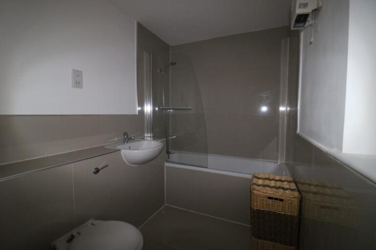 Harston Drive, Enfield, EN3 (2514039) Photo 2