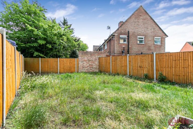 Cedar Road, Enfield, EN2 (2731613) Photo 16