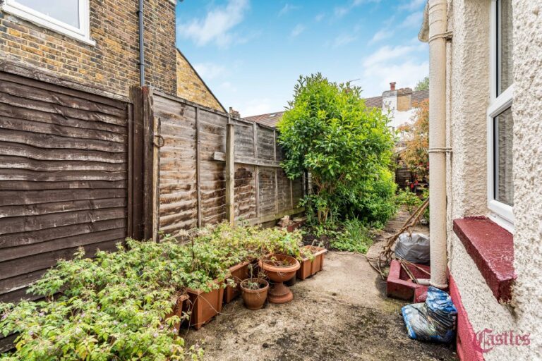 Medcalf Road, Enfield EN3 6HL (2731764) Photo 15