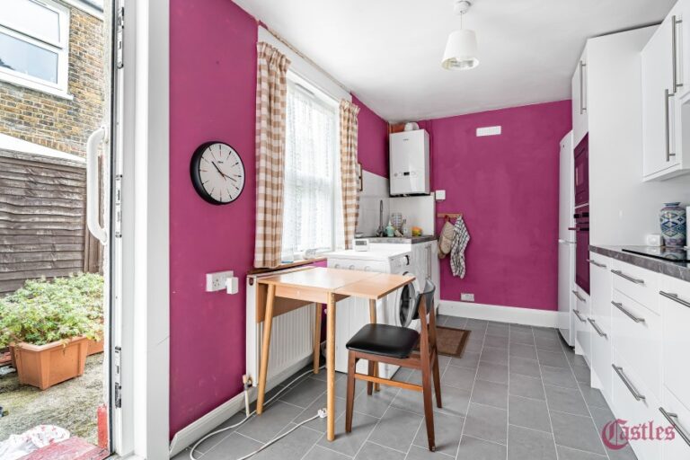 Medcalf Road, Enfield EN3 6HL (2731764) Photo 6