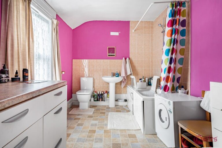 Medcalf Road, Enfield EN3 6HL (2731764) Photo 9