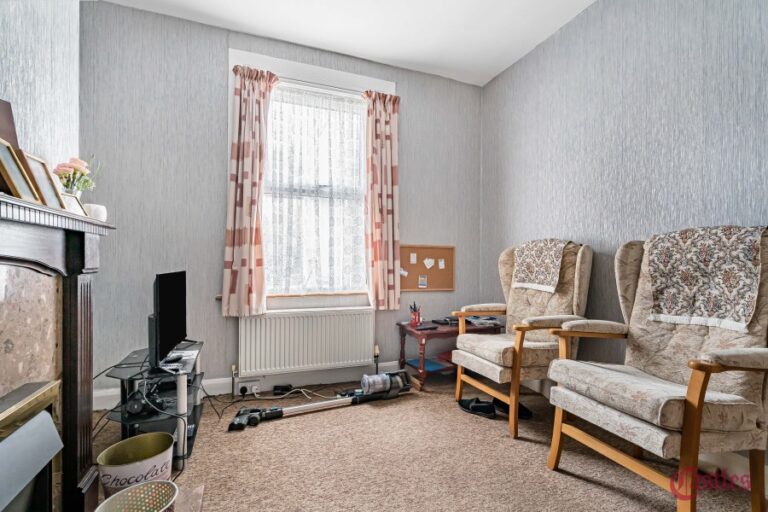 Medcalf Road, Enfield EN3 6HL (2731764) Photo 4