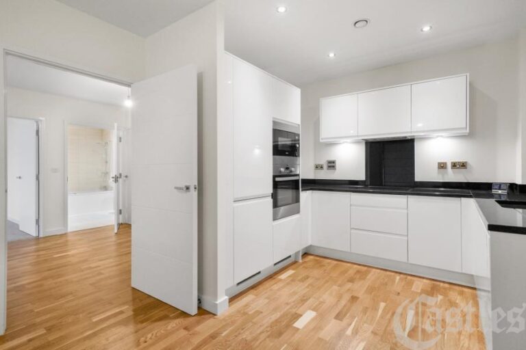Altitude Point, Hornsey, N8 (2548552) Photo 8