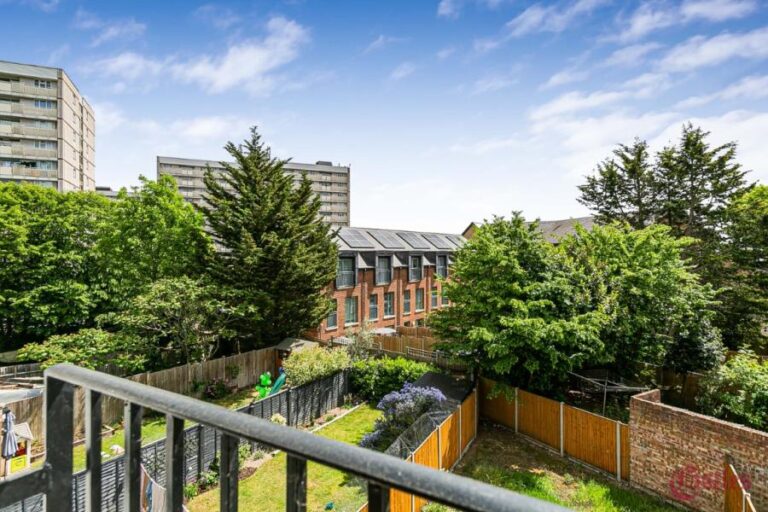 Cedar Road, Enfield, EN2 (2731613) Photo 11