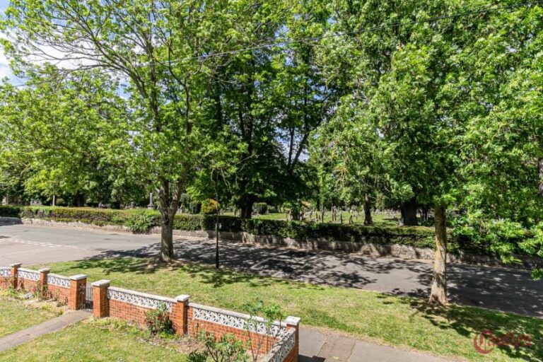 Cedar Road, Enfield, EN2 (2731613) Photo 25